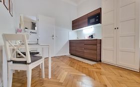 Finnem Rentals Florenc